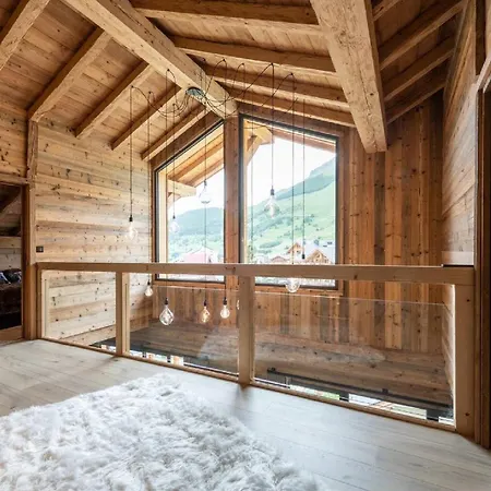 180 M2 High Standing 12 Pers Ириньи